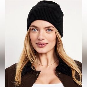 Steve Madden Classic Black Ribbed Beanie